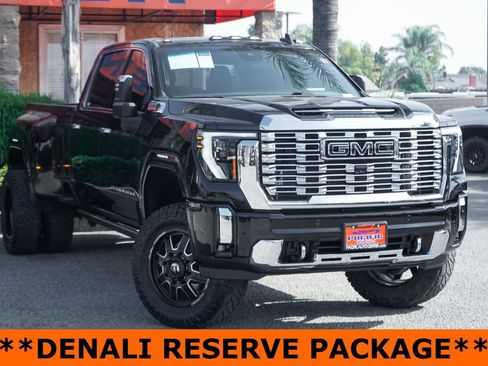 Used 2024 GMC Sierra 3500 Denali w/ Denali Reserve Package AWD/4WD image 2