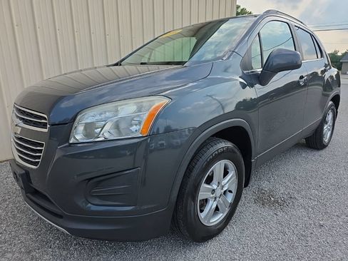 Used 2016 Chevrolet Trax LT w/ LT Sun and Sound Package AWD/4WD image 11