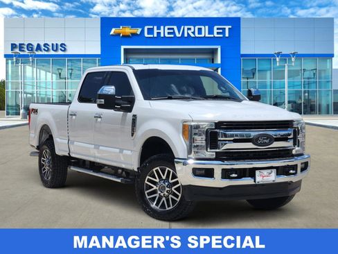 Used 2017 Ford F250 XLT w/ XLT Premium Package AWD/4WD image 1