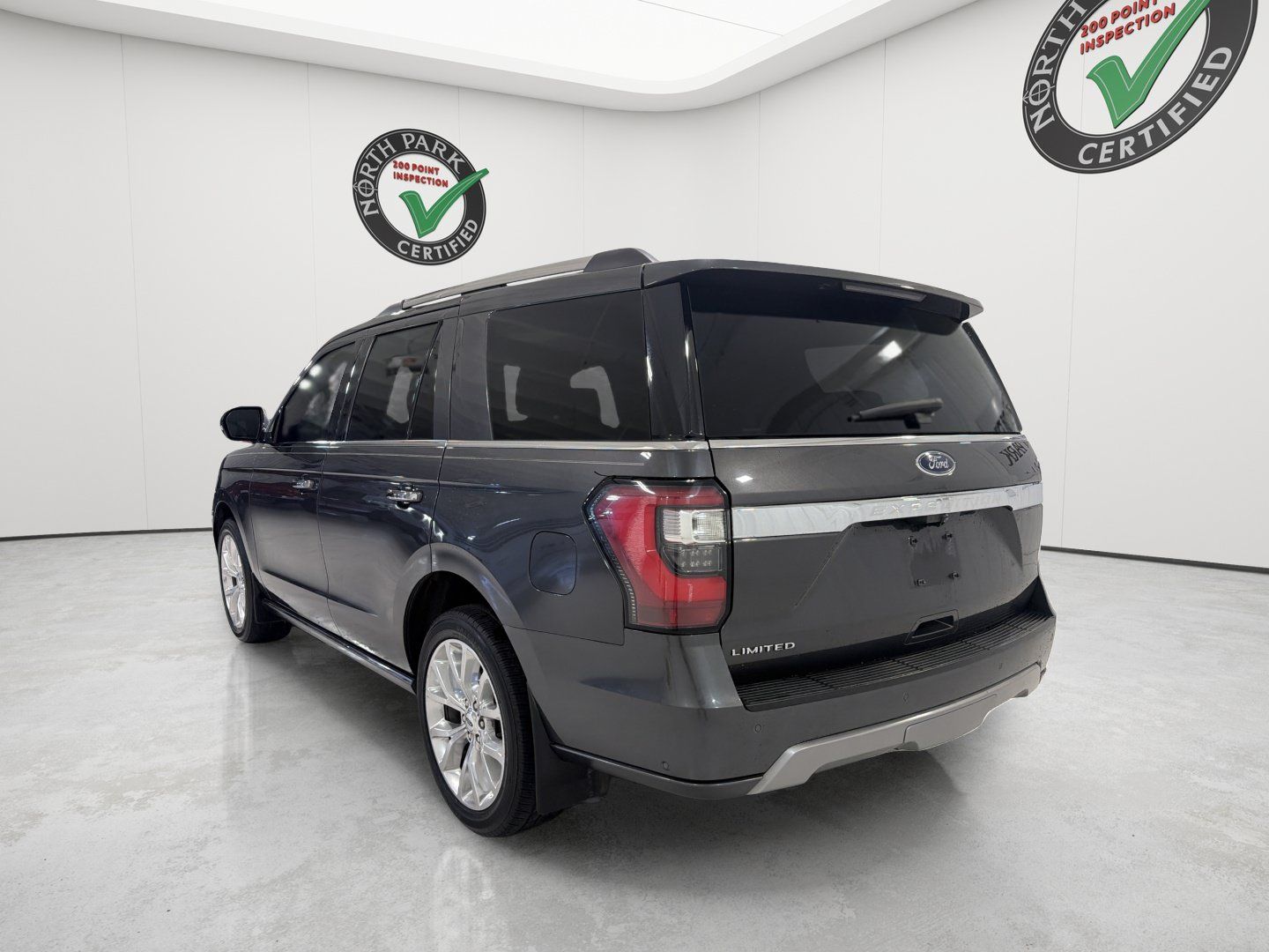 Used 2019 Ford Expedition Limited w/ Equipment Group 302A RWD image 3