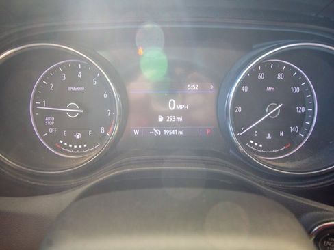 Used 2021 Buick Encore GX Essence image 21