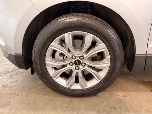 Used 2024 Ford Edge Titanium AWD/4WD image 16