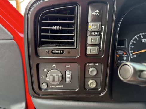 Used 2002 Chevrolet Silverado 2500 LS w/ Electrical Convenience Pkg AWD/4WD image 26