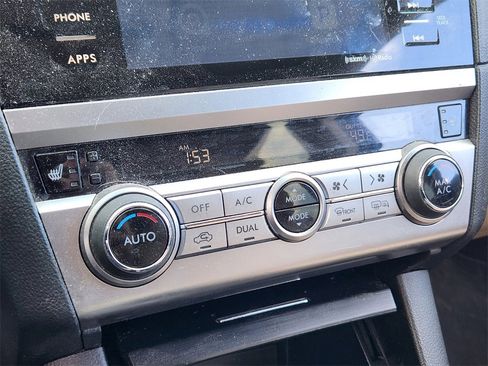 Used 2017 Subaru Outback 2.5i Premium image 21