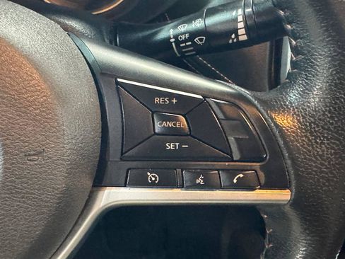 Used 2020 Nissan Versa SR FWD image 20
