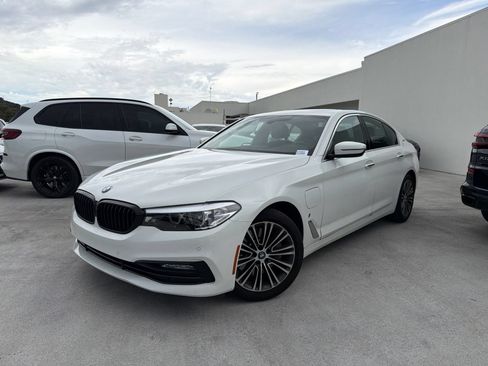 Used 2018 BMW 530e RWD image 2