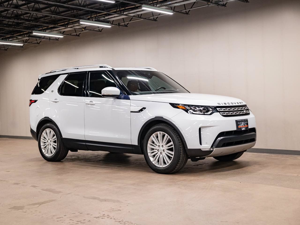 Used 2019 Land Rover Discovery HSE AWD/4WD image 40