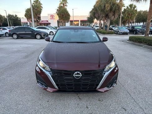 Used 2024 Nissan Altima 2.5 SV w/ SV Premium Package FWD image 5