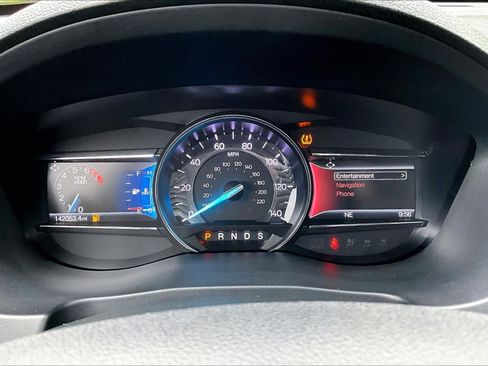 Used 2018 Ford Explorer XLT w/ Equipment Group 202A AWD/4WD image 26