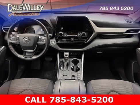 Used 2023 Toyota Highlander LE image 7