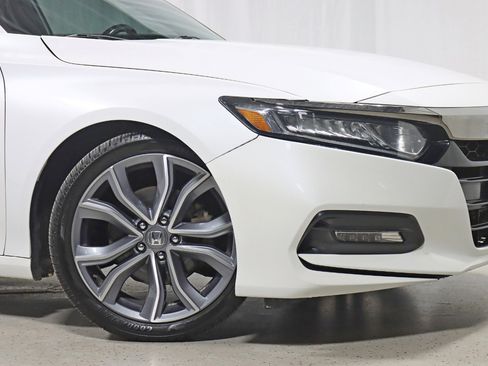 Used 2018 Honda Accord Sport image 5