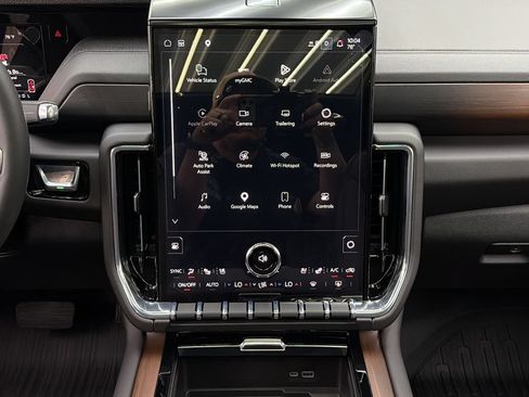 Used 2026 GMC Yukon Denali w/ Sun & Power Step Package AWD/4WD image 18