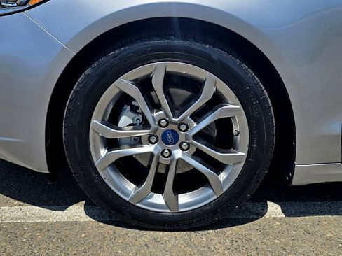 Used 2020 Ford Fusion SEL FWD image 26