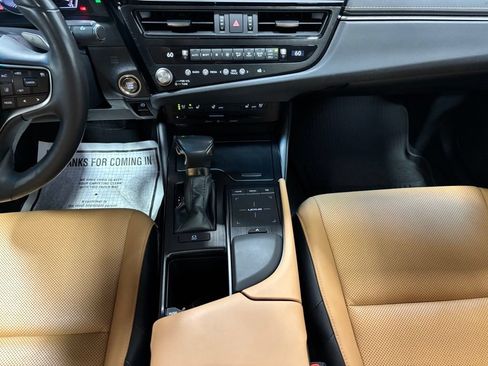 Used 2022 Lexus ES 250 w/ Premium Package AWD/4WD image 37