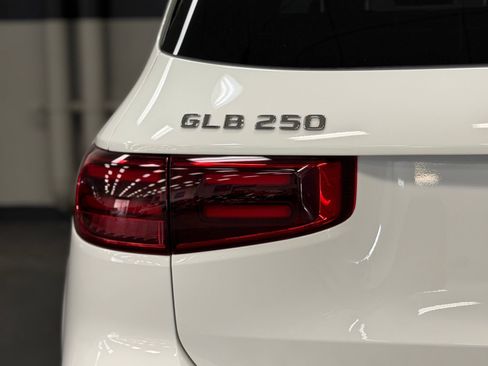 Used 2026 Mercedes-Benz GLB 250 image 14