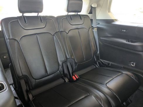 Used 2021 Jeep Grand Cherokee L Limited image 20