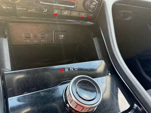 Used 2023 Jeep Grand Cherokee L Laredo image 24