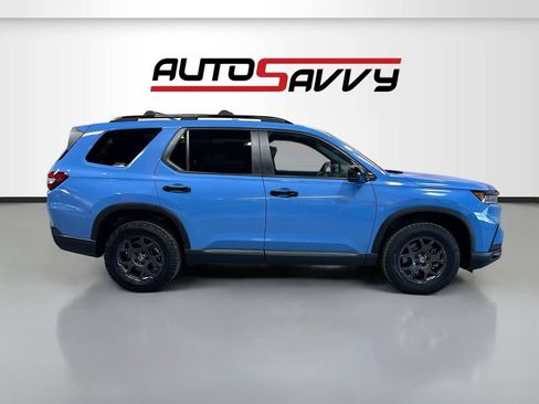 Used 2025 Honda Pilot TrailSport image 8