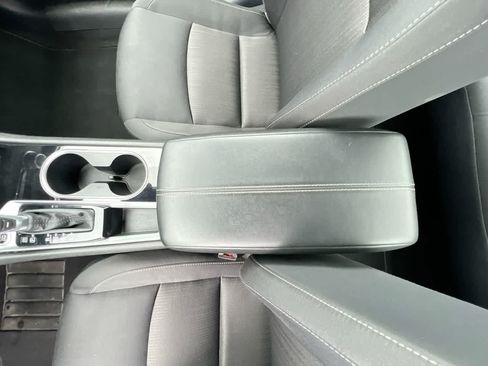 Used 2024 Nissan Altima 2.5 SV FWD image 21