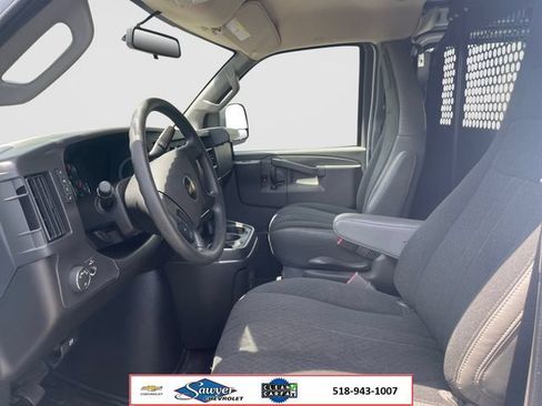 Used 2025 Chevrolet Express 2500 w/ Driver Convenience Package RWD image 10