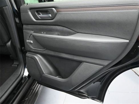 New 2026 Nissan Armada SL w/ Captain's Chari Seat Package image 33