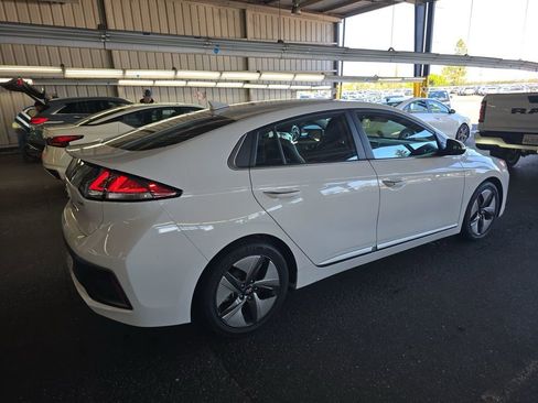 Used 2022 Hyundai Ioniq Limited image 16