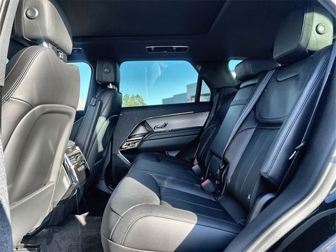 Used 2025 Land Rover Range Rover Sport image 15