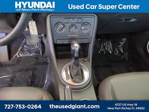 Used 2013 Volkswagen Beetle 2.5 FWD image 19