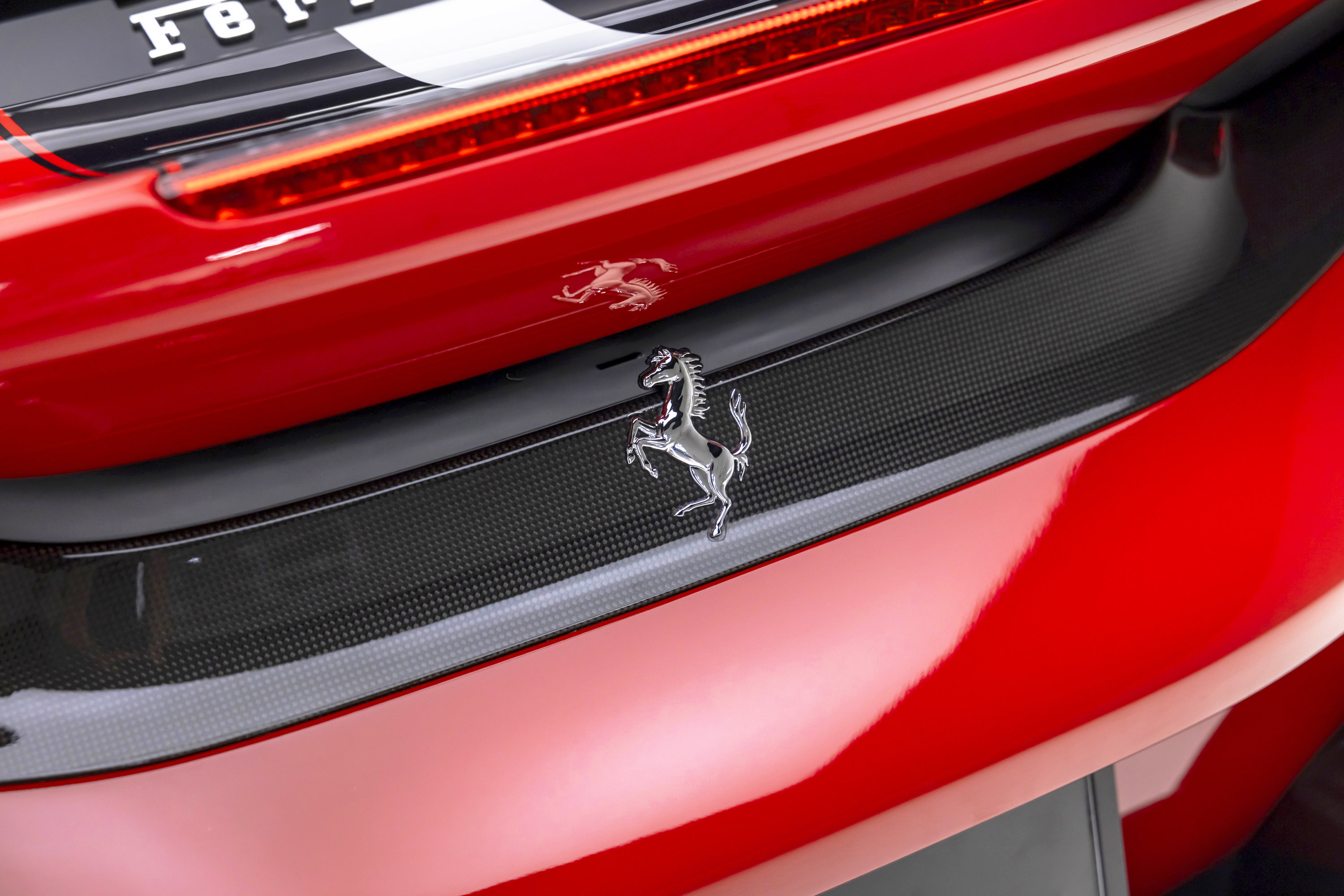 Certified 2020 Ferrari 488 Pista Coupe RWD image 33