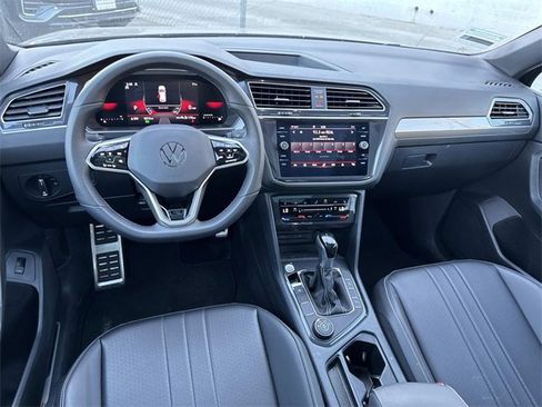Certified 2024 Volkswagen Tiguan SE R-Line image 7