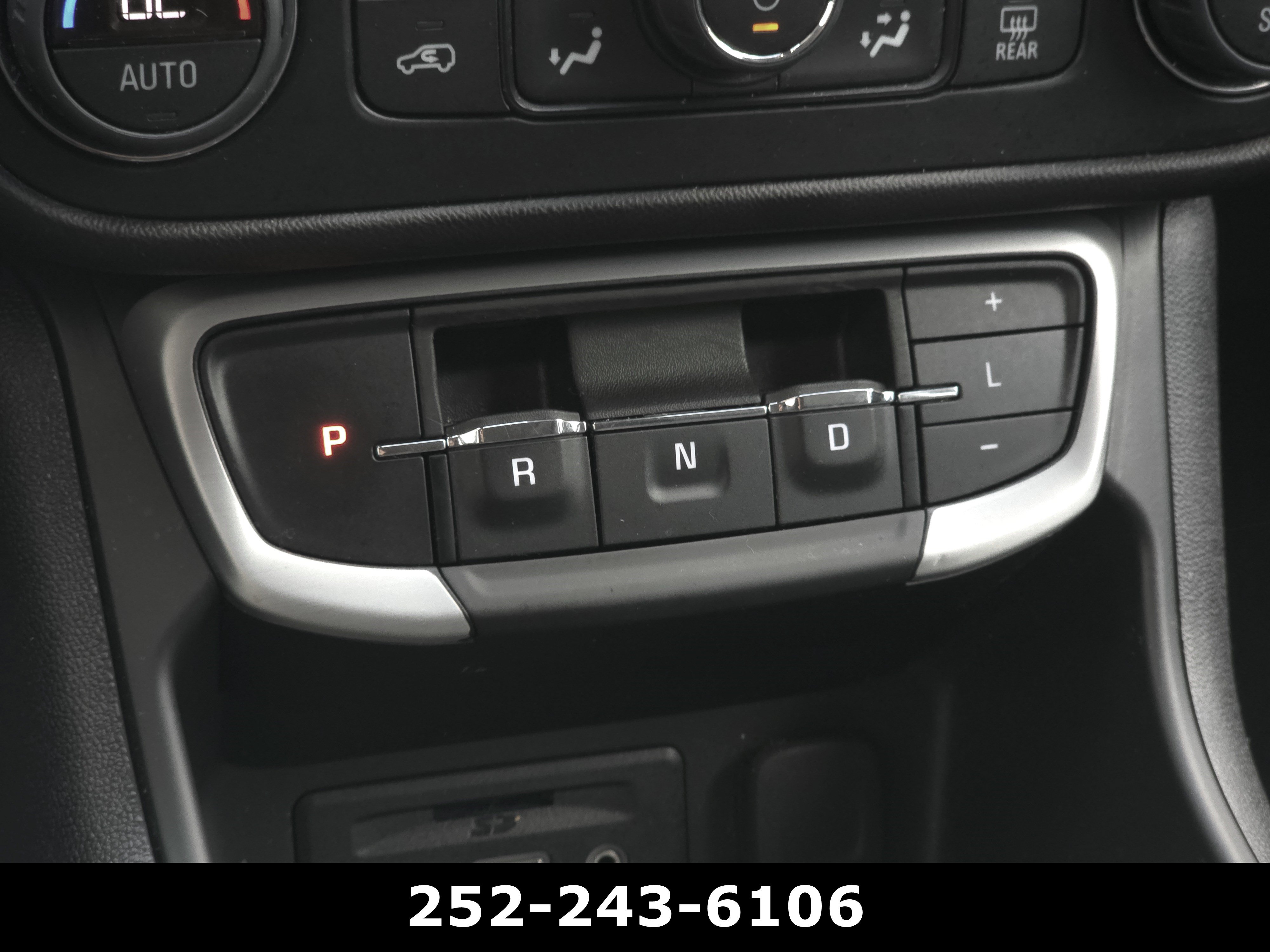 Used 2023 GMC Terrain SLT w/ Tech Package AWD/4WD image 18