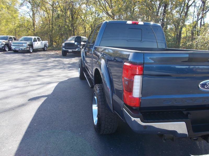 Used 2017 Ford F250 Lariat w/ Lariat Ultimate Package AWD/4WD image 4