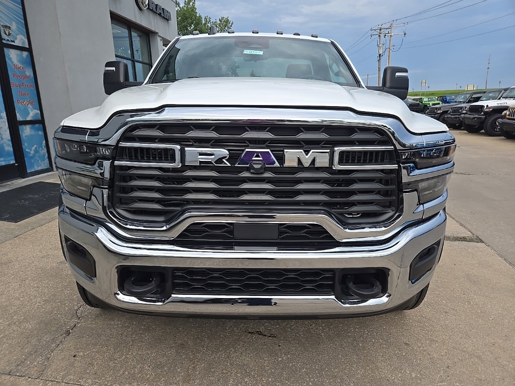 New 2026 RAM 5500 Tradesman w/ Chrome Appearance Group AWD/4WD image 18