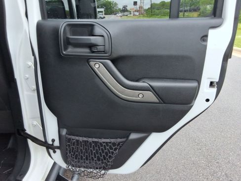 Used 2017 Jeep Wrangler Unlimited Sport AWD/4WD image 22