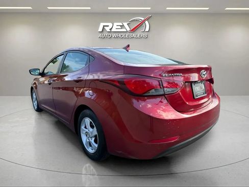 Used 2015 Hyundai Elantra SE image 36