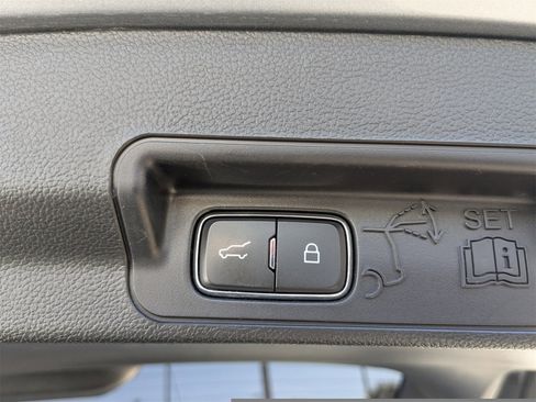 Used 2022 Ford Explorer Limited image 14