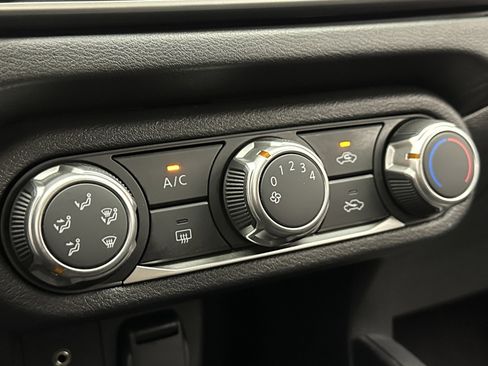 Used 2025 Nissan Versa S image 15