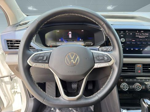 Used 2024 Volkswagen Taos SE FWD image 18