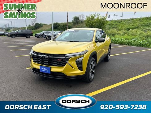 Used 2024 Chevrolet Trax RS w/ Sunroof Package FWD image 1