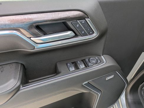 Used 2025 Chevrolet Silverado 1500 LTZ AWD/4WD image 13