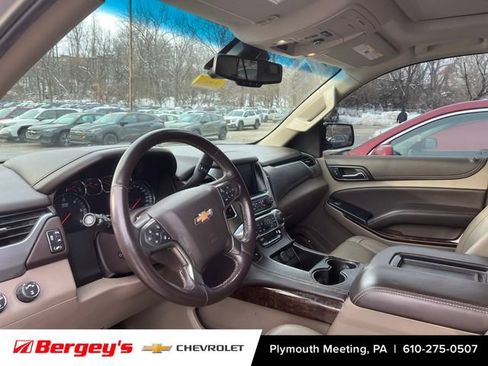 Used 2018 Chevrolet Suburban LT image 9