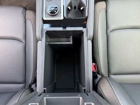 Used 2026 Nissan Pathfinder SL AWD/4WD image 29