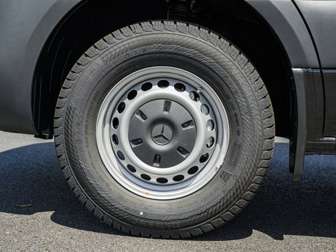 Used 2024 Mercedes-Benz Sprinter 3500 image 15