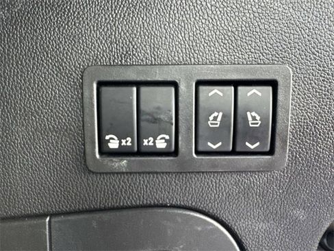 Used 2016 Cadillac Escalade Platinum image 15