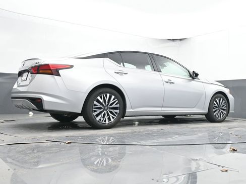 Used 2024 Nissan Altima 2.5 SV image 43