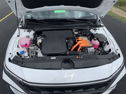 New 2025 Hyundai Elantra Blue image 17