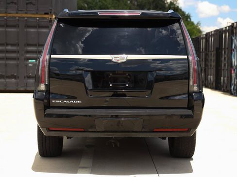 Used 2017 Cadillac Escalade ESV Platinum RWD image 7