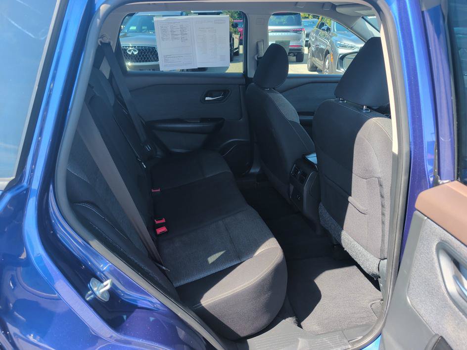 Used 2023 Nissan Rogue SV FWD image 13