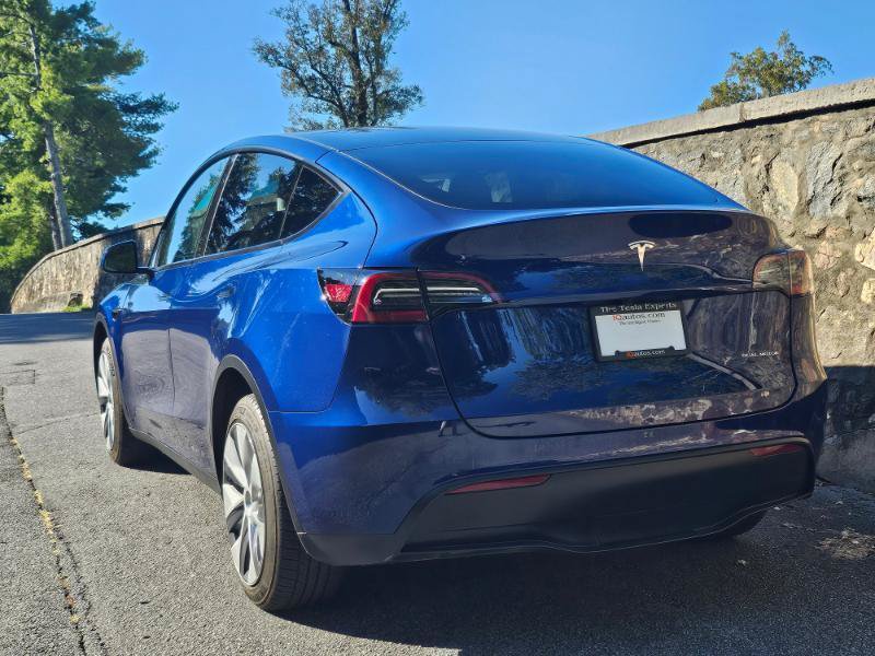 Used 2023 Tesla Model Y Long Range AWD/4WD image 13