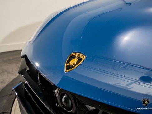 Used 2025 Lamborghini Urus SE image 15